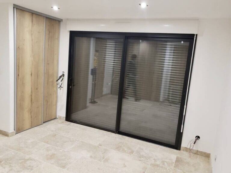 rénovation et installation de volet roulant intégrée sur mesure en aluminium