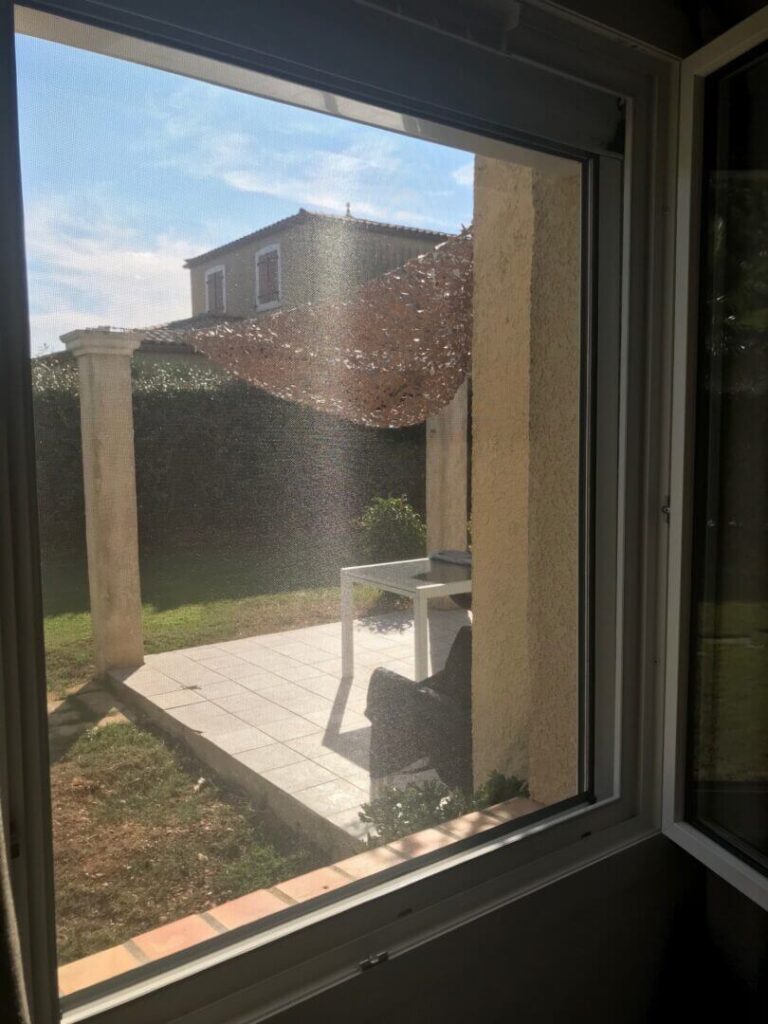Volet roulant aluminium avec moustiquaire intégrée à Nîmes