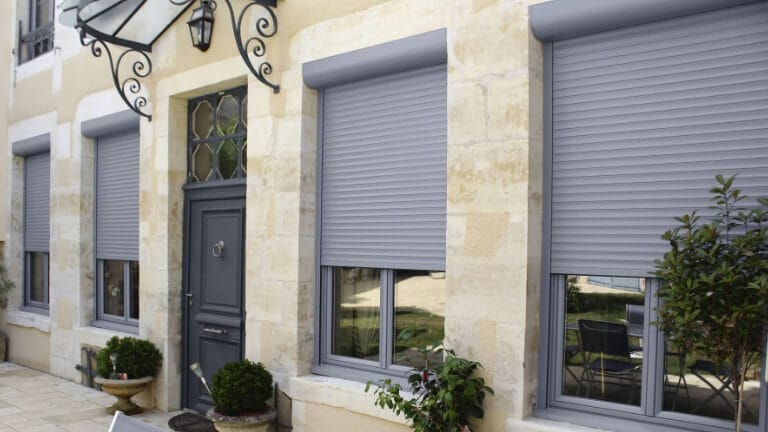 Volets roulants maison ancienne