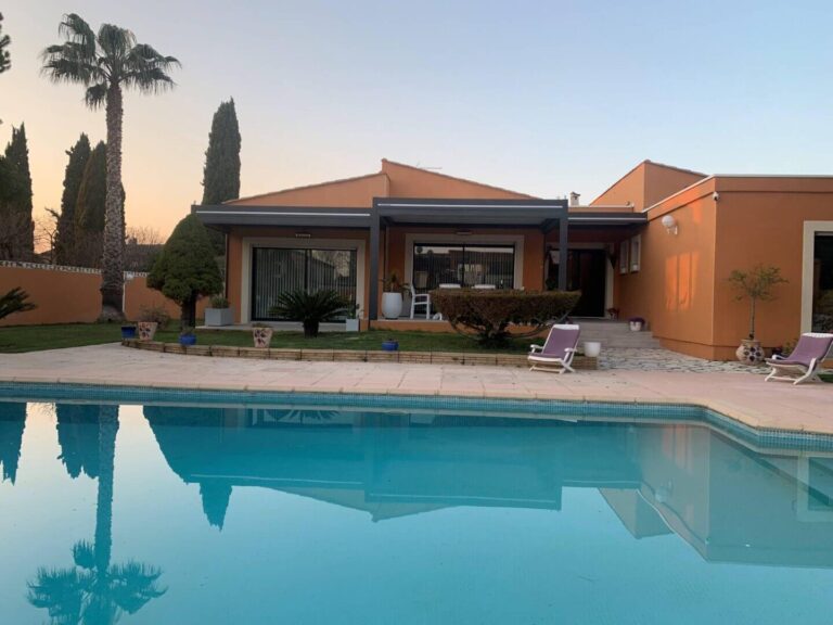 La pergola bioclimatique en aluminium avec option