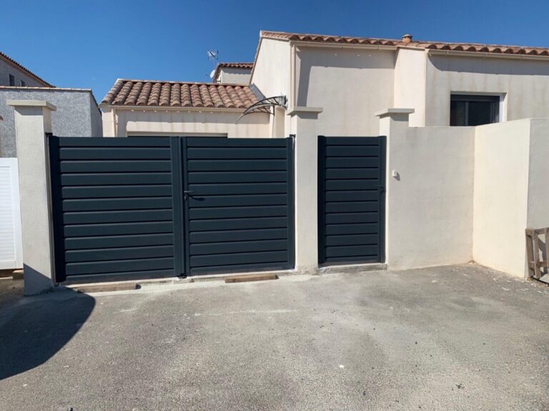 portillon et portail en aluminium motorisé vue globale