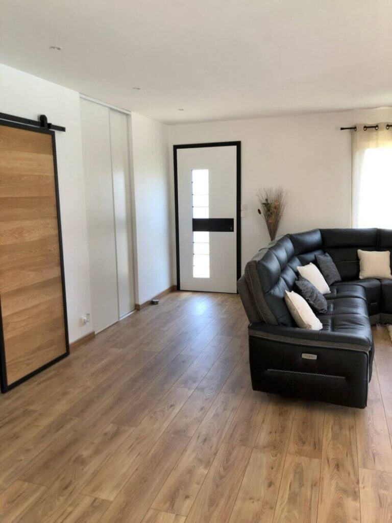 Porte d'entrée design en aluminium sur mesure