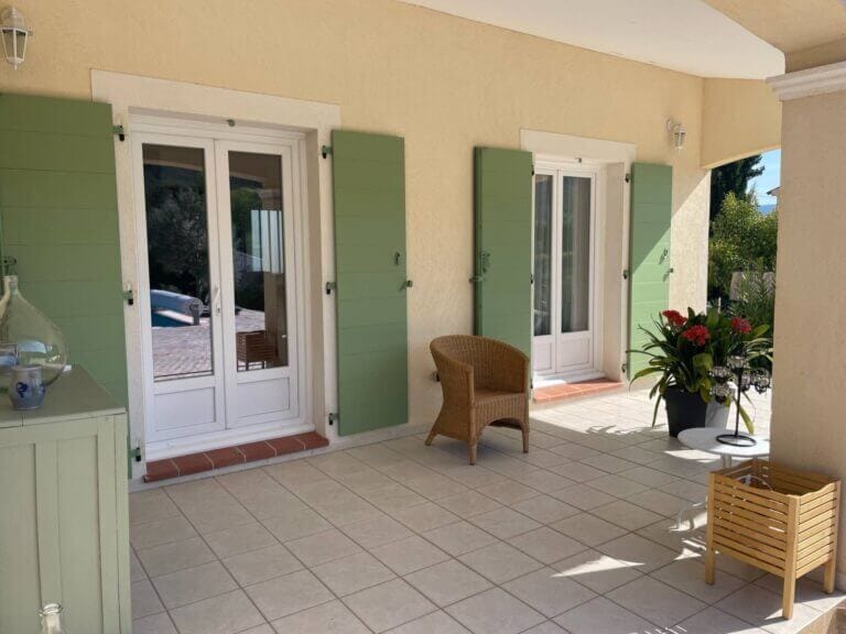 Volet battant provençal en aluminium