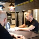 Conseiller menuiserie showroom special menuiseries