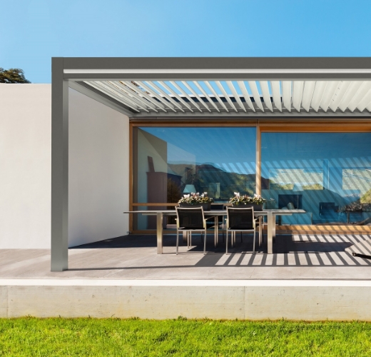 Pergola bioclimatique villa architecte